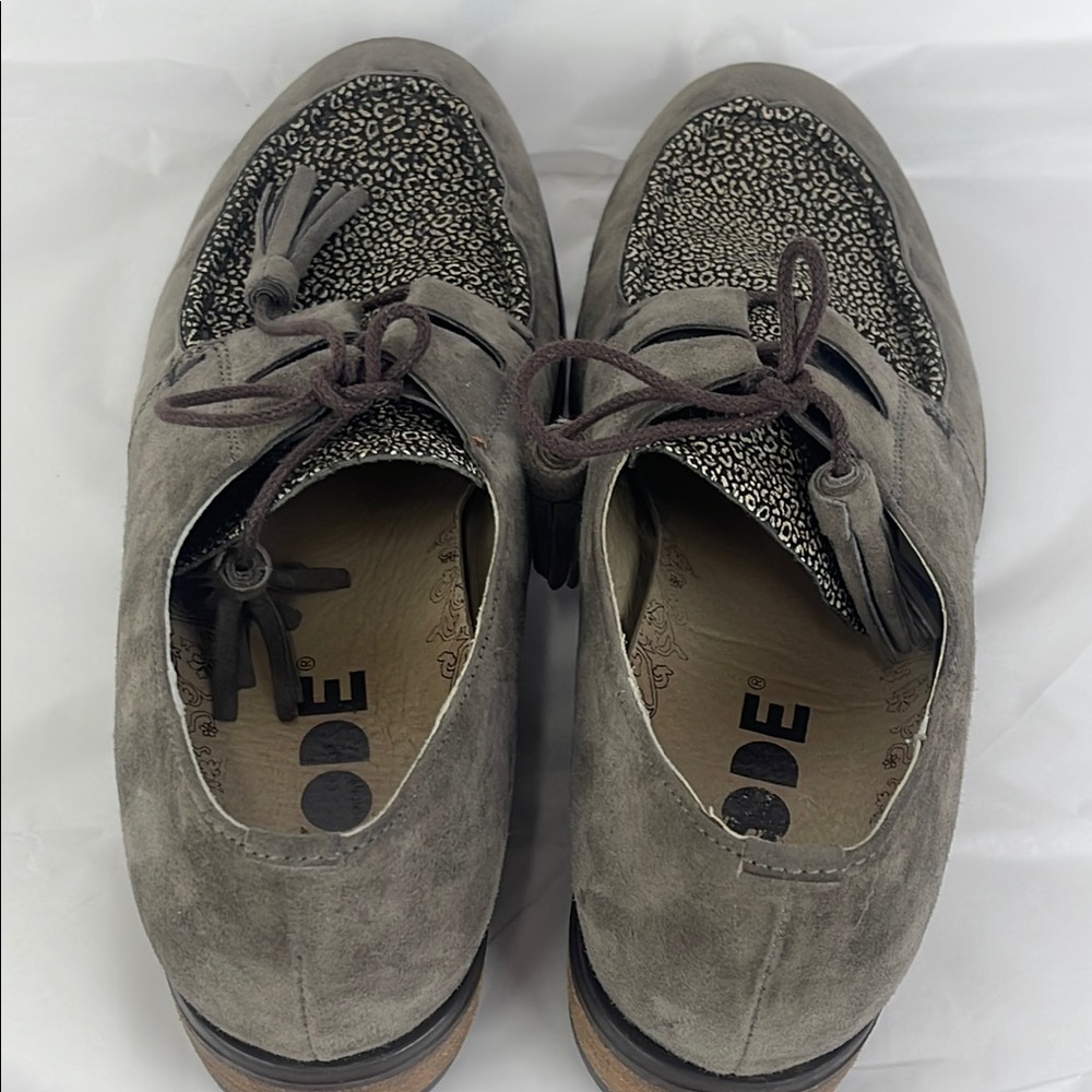 Dkode Elegant Gray Loafers With Patterned Design - image 2